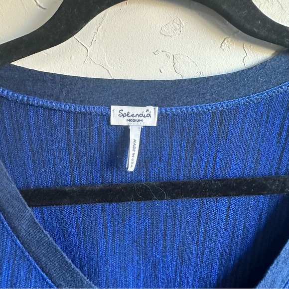 Splendid Blue V-Neck Oversized 3/4 Sleeve Top with Asymetrical Hem Size M - Picture 4 of 8